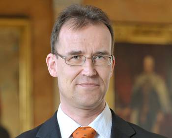 Prof. Lossau