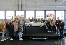 Technikantinnen zu Besuch bei VW Osnabrück