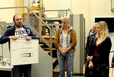 Techniaktinnen zu Besuch bei der PTB